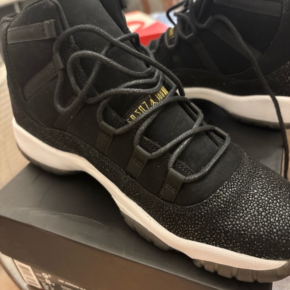 Air Jordan (GS) 11 Retro "HEIRESS BLACK STINGRAY" 2017 - Size 8Y / 9.5 Women - Picture 2 of 6